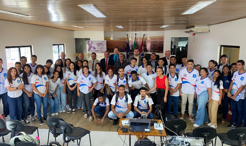 Câmara de Matriz de Camaragibe reabre trabalhos e recebe alunos e professores da Escola Maria Antônia