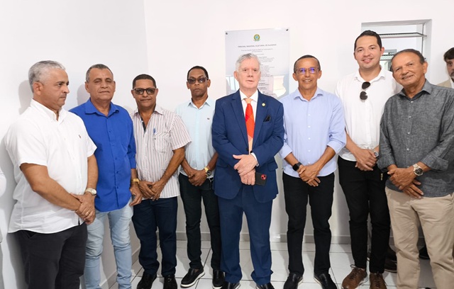  Vereadores de Matriz de Camaragibe prestigiam inauguração do Ponto de Inclusão Digital do TRE/AL