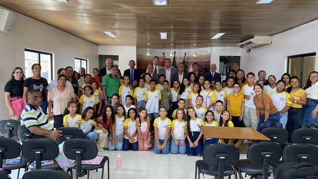 Câmara aprova projeto que garante início simultâneo do ano letivo para todos os alunos