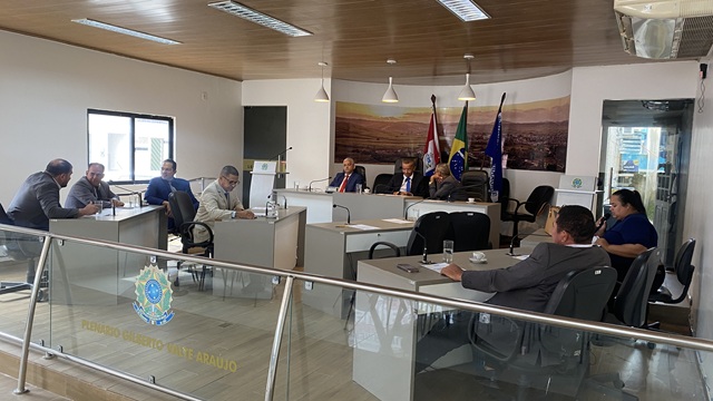 Câmara de Matriz de Camaragibe discute reajuste para servidores da Educação e aprova indicações em prol da comunidade